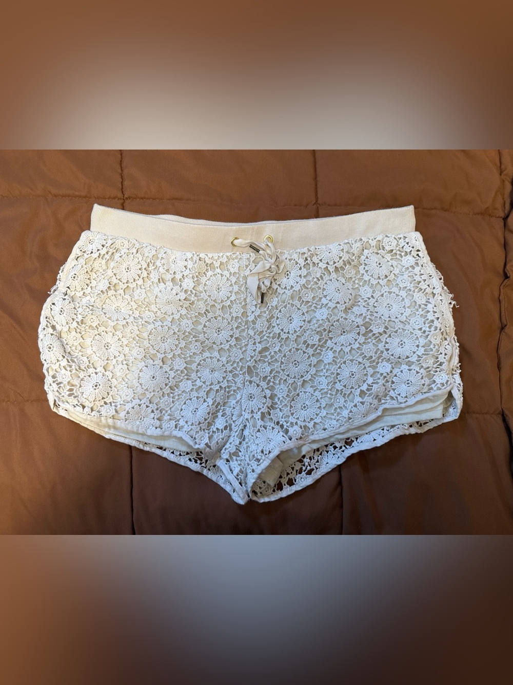 Maurices cream crochet lace short shorts with floral design, See Desc,Size Large